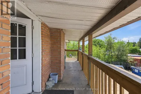 912 St Laurent Boulevard South Ottawa ON K1K 3B3