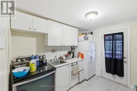 912 St Laurent Boulevard South Ottawa ON K1K 3B3