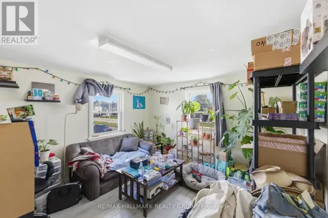 912 St Laurent Boulevard South Ottawa ON K1K 3B3