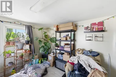 912 St Laurent Boulevard South Ottawa ON K1K 3B3