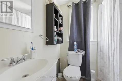 912 St Laurent Boulevard South Ottawa ON K1K 3B3