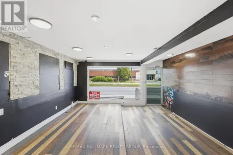 912 St Laurent Boulevard South Ottawa ON K1K 3B3