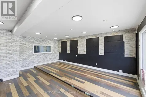 912 St Laurent Boulevard South Ottawa ON K1K 3B3