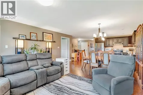 25 Clayton Street Mitchell ON N0K 1N0
