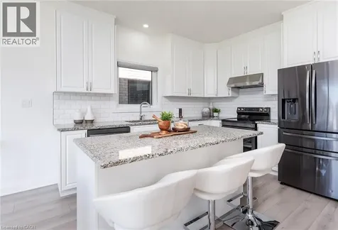 508 Nathalie Crescent Kitchener ON N2E 0H8