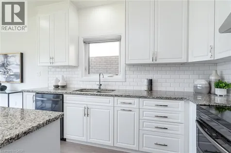 508 Nathalie Crescent Kitchener ON N2E 0H8