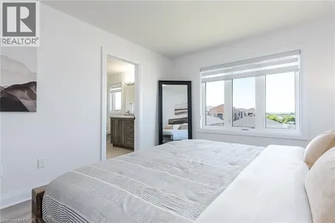 508 Nathalie Crescent Kitchener ON N2E 0H8