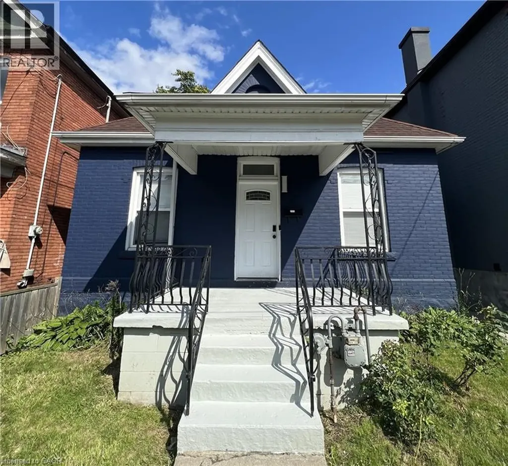 44 Madison Avenue Hamilton ON L8L 5Y4