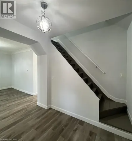 44 Madison Avenue Hamilton ON L8L 5Y4