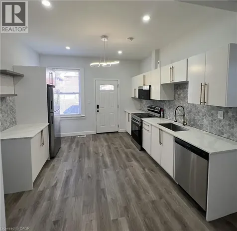 44 Madison Avenue Hamilton ON L8L 5Y4