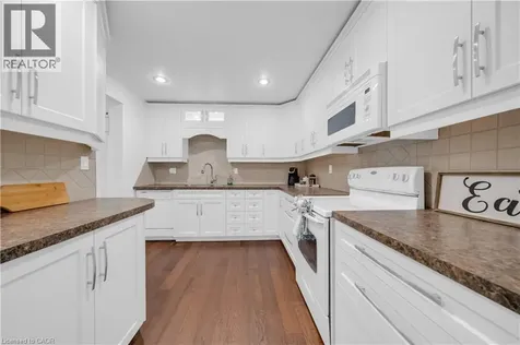 1270 Gainsborough Drive Oakville ON M9A 0E1