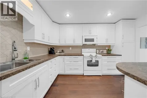 1270 Gainsborough Drive Oakville ON M9A 0E1
