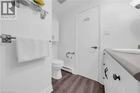 1270 Gainsborough Drive Oakville ON M9A 0E1