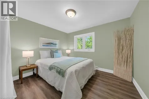 1270 Gainsborough Drive Oakville ON M9A 0E1