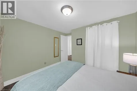 1270 Gainsborough Drive Oakville ON M9A 0E1