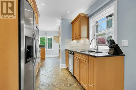 45 Rockcliffe Way Ottawa ON K1M 1B4