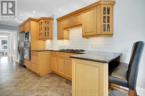 45 Rockcliffe Way Ottawa ON K1M 1B4