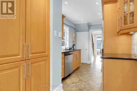 45 Rockcliffe Way Ottawa ON K1M 1B4