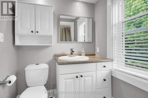 45 Rockcliffe Way Ottawa ON K1M 1B4