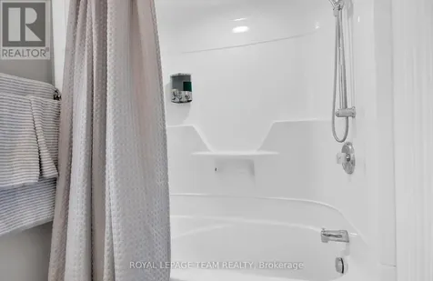 45 Rockcliffe Way Ottawa ON K1M 1B4