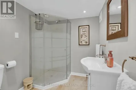 45 Rockcliffe Way Ottawa ON K1M 1B4