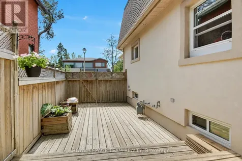 45 Rockcliffe Way Ottawa ON K1M 1B4