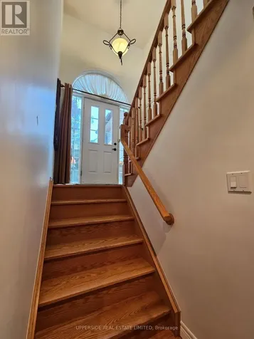 4 Kingsley Road South Halton Hills (ac Acton) ON L7J 2Z5