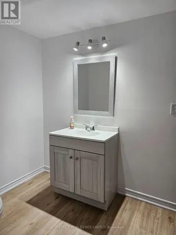 4 Kingsley Road South Halton Hills (ac Acton) ON L7J 2Z5