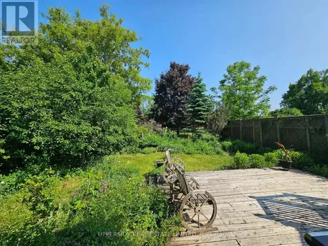 4 Kingsley Road South Halton Hills (ac Acton) ON L7J 2Z5