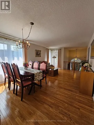 4 Kingsley Road South Halton Hills (ac Acton) ON L7J 2Z5