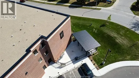 3160 Meadowbrook Lane Windsor ON N8T 0B2