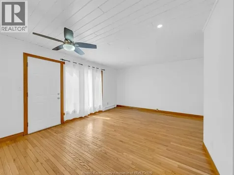 6701 Rose-ville Garden Drive Windsor ON N8T 1J3