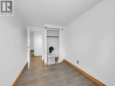 6701 Rose-ville Garden Drive Windsor ON N8T 1J3