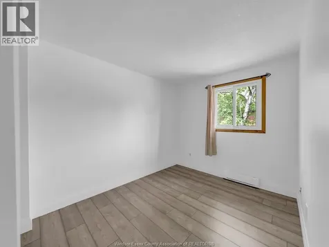 6701 Rose-ville Garden Drive Windsor ON N8T 1J3