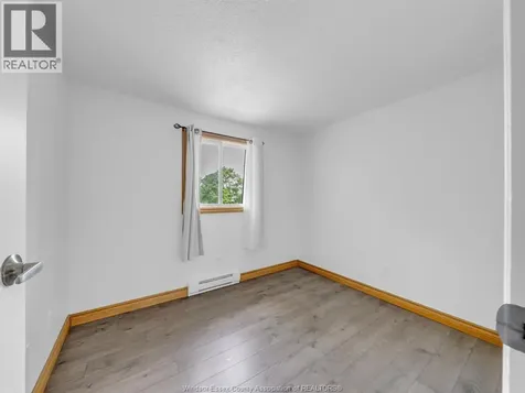 6701 Rose-ville Garden Drive Windsor ON N8T 1J3