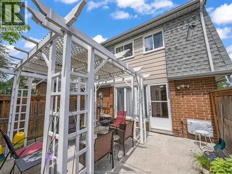 6701 Rose-ville Garden Drive Windsor ON N8T 1J3