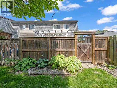 6701 Rose-ville Garden Drive Windsor ON N8T 1J3