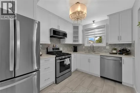 4779 Theresa Place Windsor ON N8T 3M8