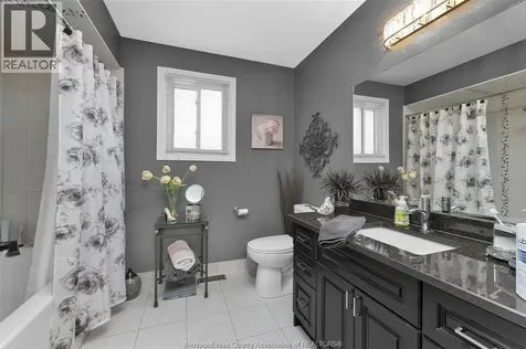 4779 Theresa Place Windsor ON N8T 3M8