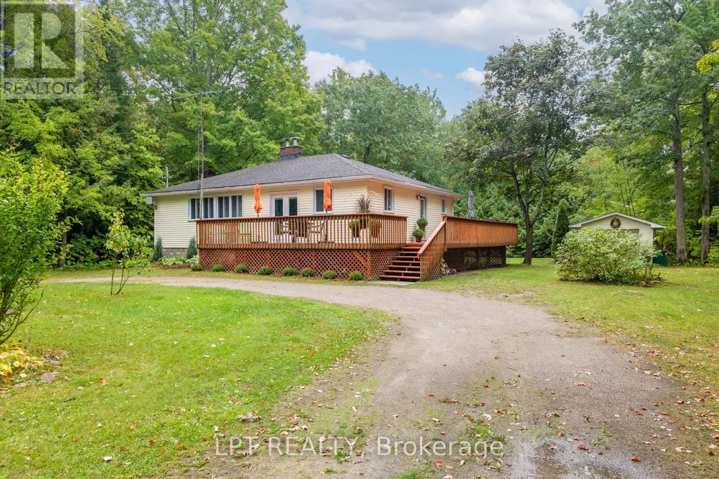 34 Staglir Drive Tiny ON L9M 0H2