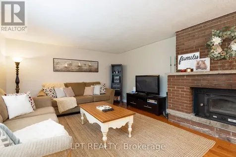 34 Staglir Drive Tiny ON L9M 0H2