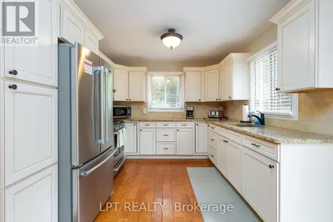 34 Staglir Drive Tiny ON L9M 0H2