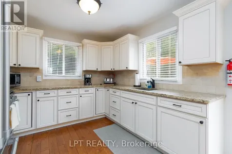 34 Staglir Drive Tiny ON L9M 0H2