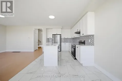 10 Kingsbury Trail Barrie ON L9J 0W9