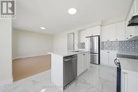 10 Kingsbury Trail Barrie ON L9J 0W9