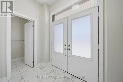 10 Kingsbury Trail Barrie ON L9J 0W9