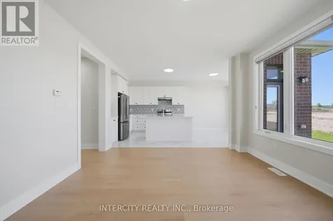 10 Kingsbury Trail Barrie ON L9J 0W9