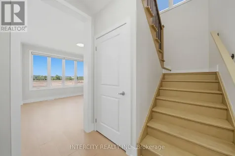 10 Kingsbury Trail Barrie ON L9J 0W9