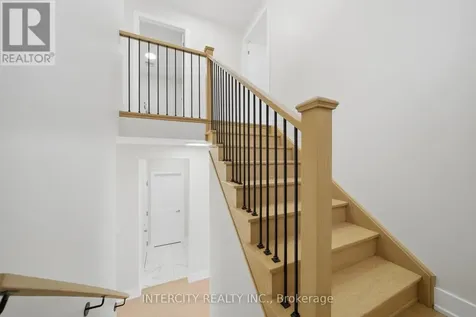 10 Kingsbury Trail Barrie ON L9J 0W9
