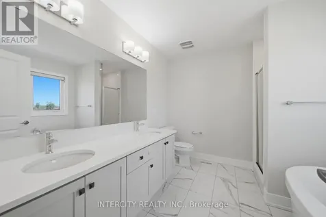 10 Kingsbury Trail Barrie ON L9J 0W9